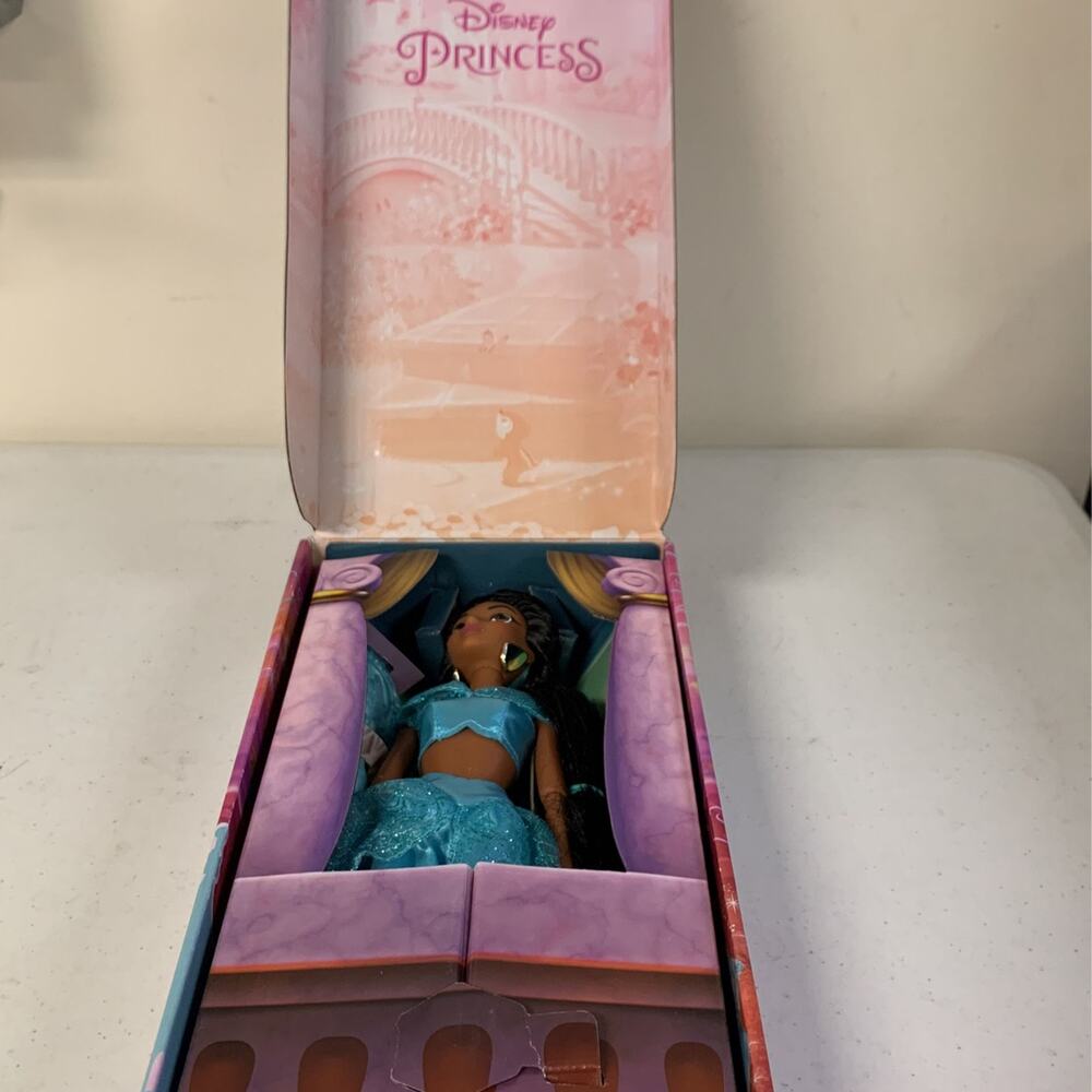 Princess JASMINE Doll with Brush for Kids, Aladdin, 11.5" Tall - Picture 5 of 7